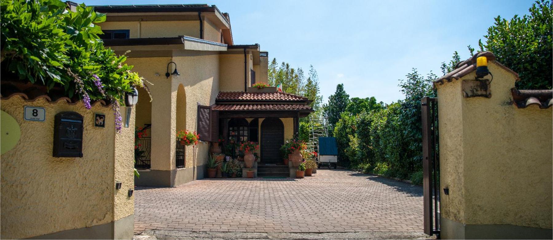 Alloggio Per Uso Turistico Sant'Andrea Lariano Exterior foto
