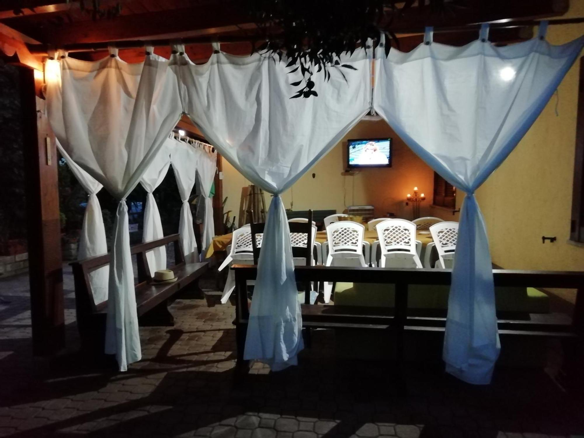 Alloggio Per Uso Turistico Sant'Andrea Lariano Exterior foto